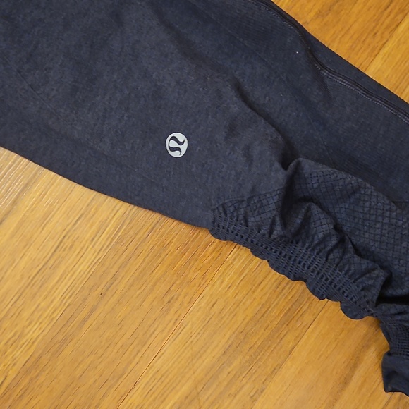 Lululemon Cropped Leggings Size 6 - Picture 2 of 8